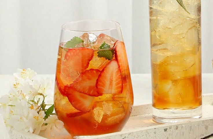 Уксус фруктовый Клубника-жасмин Петицель, 900 мл