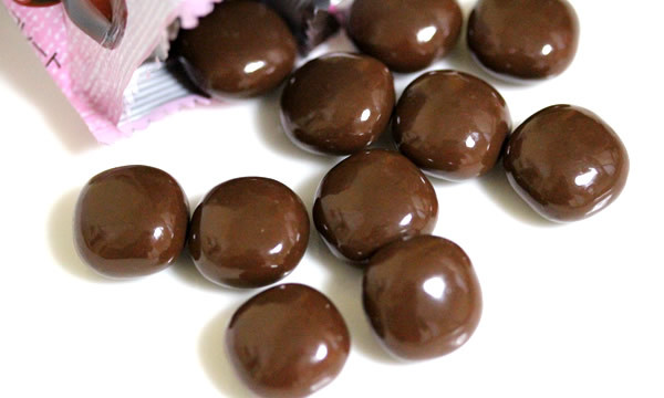 Шоколадные шарики со вк. клубники Crunky, 32 г